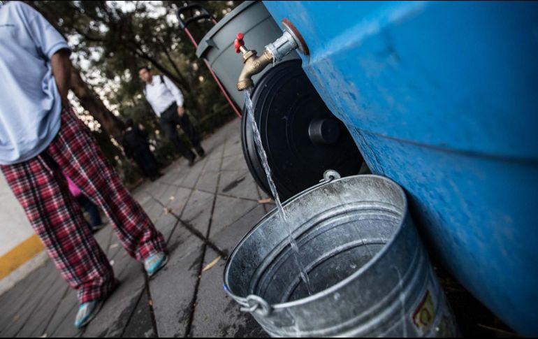 Autoridades colocarán reductores de presión a todos los usuarios que estén consumiendo más de 70 metros cúbicos por mes. SUN/ARCHIVO