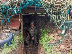 En Járakov, soldados ucranianos defienden el territorio de los ataques de Rusia. EFE
