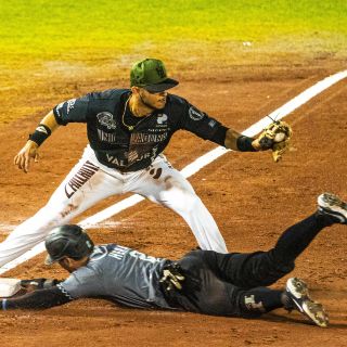 ¡Gran apertura de Araujo! Mariachis pega primero ante Algodoneros