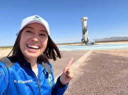 La tapatía Katya Echazarreta fue elegida entre más de siete mil postulantes de 100 países para ser tripulante de la Misión New Shepard NS-21 de Blue Origin. En la imagen, después de realizar el viaje al espacio. ESPECIAL