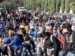 Migrantes se organizan para entrar de manera masiva y protegerse mutuamente. EFE/Archivo