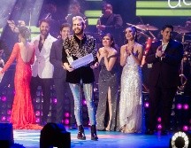 El jurado dio a conocer a los tres ganadores, de una terna de cinco seleccionados, donde destacó Edgar Espinoza, ganador absoluto, quien recibió su premio de manos del presidente municipal, Juan José Frangie. EL INFORMADOR / G. Gallo