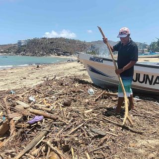 López Obrador visitará comunidades afectadas por huracán "Agatha"
