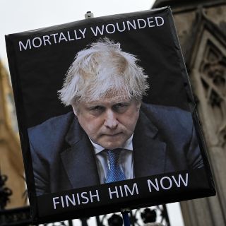 Reino Unido: Boris Johnson salva el puesto, pero queda debilitado en voto de confianza