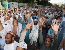 Manifestantes culpan al gobierno de las víctimas y del derrumbe del edificio en Irán. EFE/R. KHAN