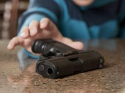 Un niño de dos años mató a su padre por accidente en Orlando, Florida al dispararle con un arma cargada. SUN