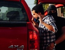 En junio de 2020, elementos de la Fiscalía de Jalisco vestidos de civiles subieron a camionetas sin logos a jóvenes que se manifestaban pacíficamente y los privaron de la libertad. EL INFORMADOR/ ARCHIVO