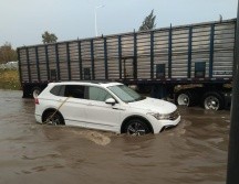 La camioneta se quedó varada en Antiguo Camino a Tesistán y Periférico. ESPECIAL