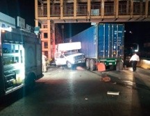 El accidente ocurrió la madrugada de este martes en la Carretera Libre a Zapotlanejo, a la altura de la colonia La Gigantera. ESPECIAL /