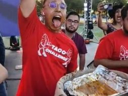 Armando comió 50 tacos en tan sólo dos minutos. ESPECIAL