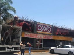 El Oxxo adornado de 
