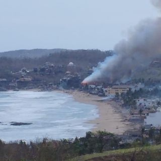 Oaxaca: Tras paso de "Agatha", reportan incendio en la zona hotelera de Zipolite