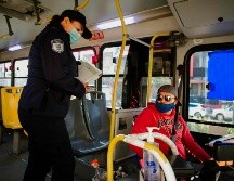 Desde el pasado 9 de mayo el gobernador de Jalisco dio a conocer que el uso del cubrebocas se mantenía como una medida obligatoria en el Transporte Público. EL INFORMADOR/ARCHIVO