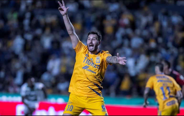 En Internet, hubo quienes no aceptaron la acción y hablaron sobre que Gignac no debería arriesgarse porque podría lastimarse. EFE / ARCHIVO