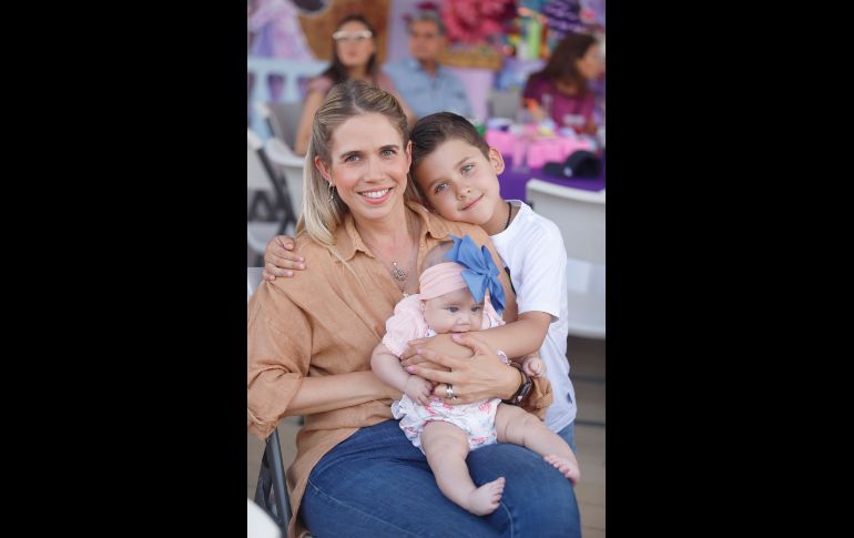 Olga Morales, Alonso y Lorenza Barragán. GENTE BIEN JALISCO/Claudio Jimeno
