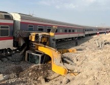 El accidente ocurrió cuando el tren impactó con una excavadora cerca de la ciudad de Tebas. AP/Iran Train Derailment