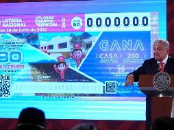 El jefe del Ejecutivo federal señaló que también se rifarán seis lotes frente al mar con valor de un millón 283 mil; 25 lotes con valor de un millón 128 mil; 50 lotes interiores con valor de 869 mil pesos. SUN/D. Simón