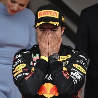 "Checo" Pérez da emotivo mensaje a fan que lucha contra el cáncer