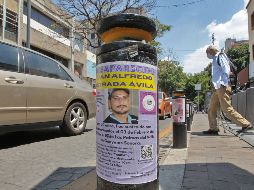 El Gobierno de Jalisco negó haber quitado las fichas de búsqueda que el colectivo pegó en bolardos del centro de la ciudad, y sugirió que se pudo tratar de una acción del crimen organizado. EL INFORMADOR/A. Camacho