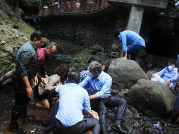 El pasado se cayó un puente colgante de un parque en Cuernavaca y al menos 20 personas resultaron lesionadas. EFE / ARCHIVO