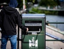 Equipados con un detector y un módulo sonoro, los recipientes emiten un agradecimiento cada que alguien los abre. AFP/J. Nilsson