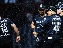 Aunque se esperó por las tres medias horas que marca el reglamento, la lluvia no amainó. ESPECIAL/Mariachis de Guadalajara