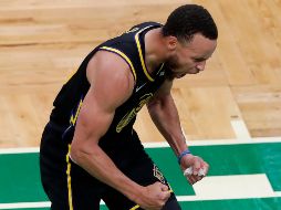 Stephen Curry hizo 43 puntos para igualar la serie ante Boston. AP/M. Dwyer