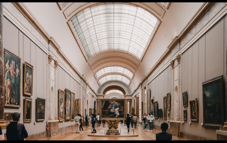 Los museos más famosos del mundo que ofrecen exposiciones online. Museo del Louvre, París. UNSPLASH/Dat Vo