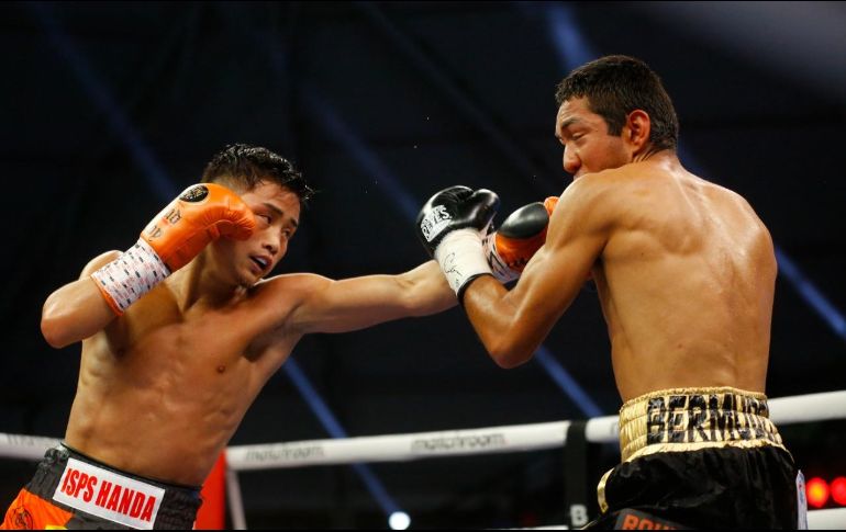 Previo a esta contienda unificatoria Bermúdez llegó como el campeón regular de la AMB, y perdió su fajín ante un Hyroto Kyoguchi. EFE/F, GUASCO