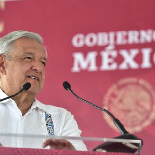 Ejército y Marina cuidarán de proyectos "ancla" del Gobierno: López Obrador