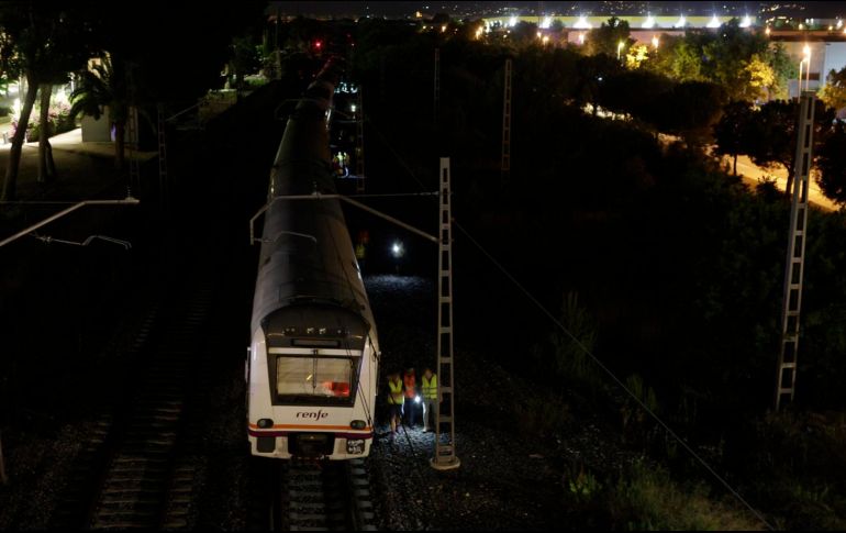 A consecuencia del accidente, el tráfico ferroviario por ancho convencional esté suspendido desde Reus hacia el sur de Cataluña y el Levante. EFE / Q. García