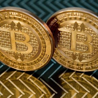 ¡Fuerte caída! Bitcoin llega a su nivel más bajo en 18 meses