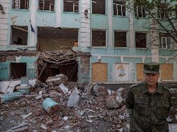Vista de edificios dañados en Donetsk tras un bombardeo por parte de las fuerzas de Kiev. EFE/S. Ilnitsky