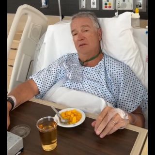 Viral: Ricardo Salinas Pliego lanza mensaje desde hospital tras cirugía, "les voy a dar más lata"