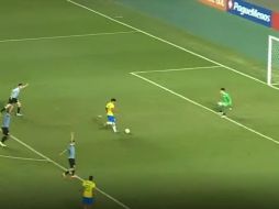 La anotación ya le está dando la vuelta al mundo y es que los dos protagonistas del gol tienen apenas 17 años y ya dan muestras grandes de su calidad.  ESPECIAL