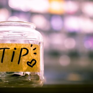 Profeco: ¿Es legal que el restaurante te incluya la propina en la cuenta y qué debes hacer?