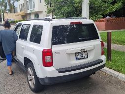 Una línea blanca y una señal de prohibición oculta confunden a quienes buscan estacionamiento en Niño Obrero y Juan Diego; la Policía Vial no sólo los multa, también lleva sus autos al corralón. EL INFORMADOR/G. Gallo