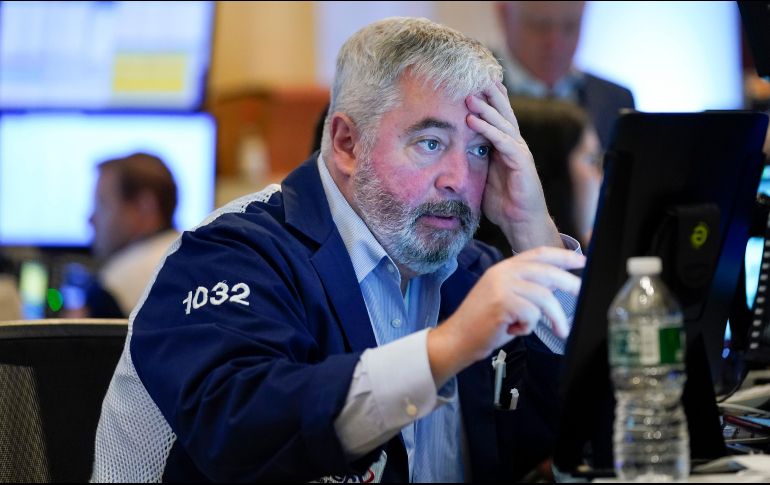 Todos los sectores cerraron en rojo, y las mayores pérdidas fueron para el energético, los bienes no esenciales y los tecnológicos. AP/S. Wenig