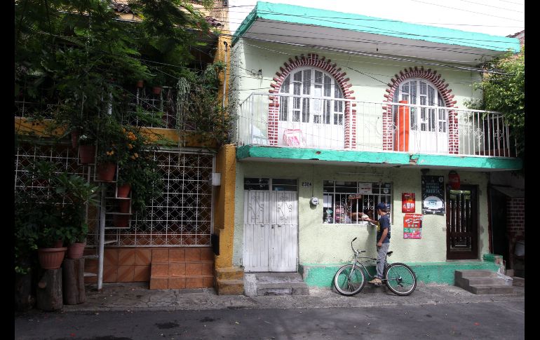 A lo largo de la Calle 14, al lado del Parque de la Liberación, las casas se cubren con bardas, pisos altos y costales desde antes de que comience el temporal. EL INFORMADOR/A. Camacho