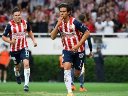 Si Macías firma una buena temporada con Chivas, podría subirse al barco del Tricolor. IMAGO7