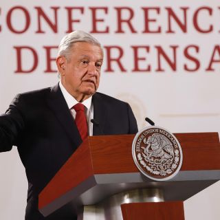 "Amor y paz", expresa López Obrador ante señalamientos de Sandra Cuevas