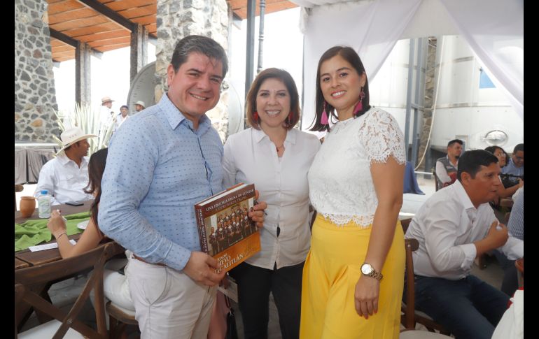 Ángel Martínez, Lucy Pérez y Minerva Aguiar. GENTE BIEN JALISCO/Claudio Jimeno