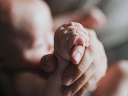 El pequeño Julián vivirá con secuelas derivadas de un corte en la oreja. ESPECIAL/Foto de Nathan Dumlao en Unsplash