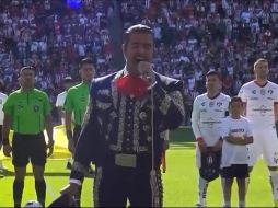 No es la primera vez que Pablo Montero se equivoca en el Himno. ESPECIAL