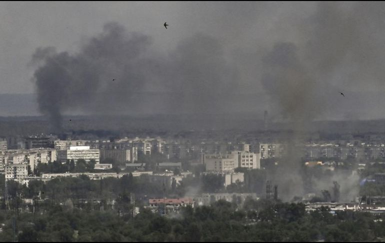 En Severodonetsk hay más de 500 civiles, entre ellos 38 niños, que se refugiaron en una planta química. AFP / A. Messinis