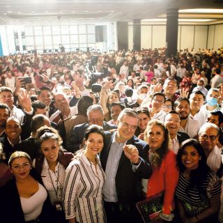 Ebrard exige encuesta transparente