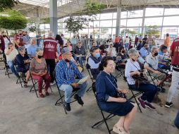 Adultos mayores acudieron al Parque San Jacinto en Guadalajara a registrarse a la Pensión del Bienestar. EL INFROMADOR/ R. BOBADILLA
