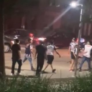 ¡Reprobable! Aficionados del Santos y de Rayados protagonizan pelea en Houston (VIDEO)