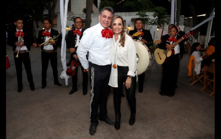 Salvador Villanueva y Erika Bracamontes. GENTE BIEN JALISCO/ Claudio Jimeno