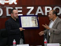 Durante la ceremonia el presidente municipal de Zapotlanejo, Gonzalo Álvarez Barragán, aplaudió la labor de Hernández Barrón a cargo de la CEDHJ. ESPECIAL